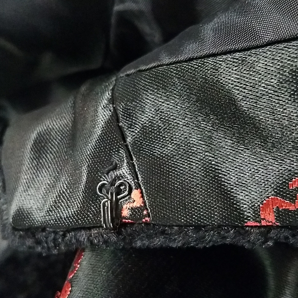 Jing Xia Vest - Picture 8 of 13